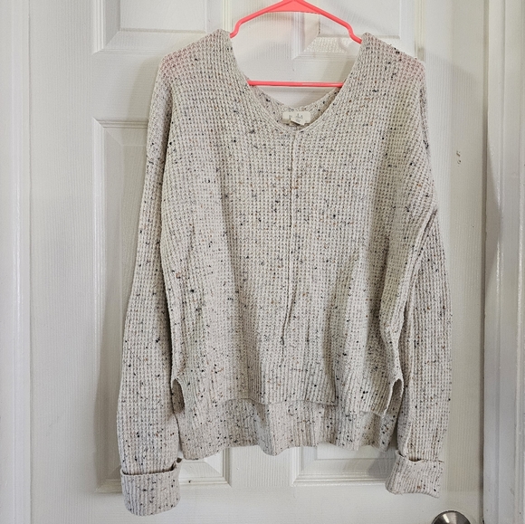 Soft knitted sweater - Picture 4 of 7